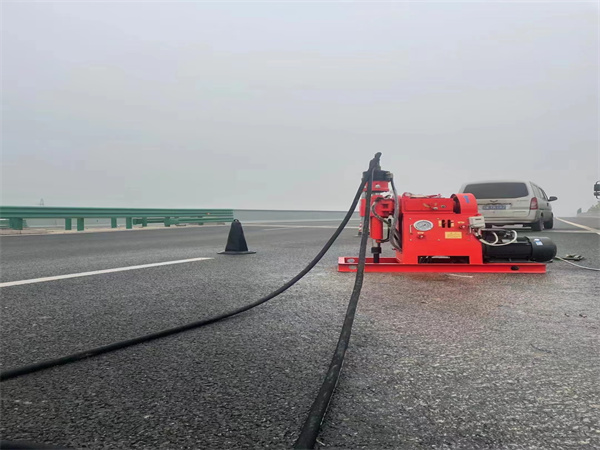 江阳马路路基路面开裂下沉注浆加固灌浆